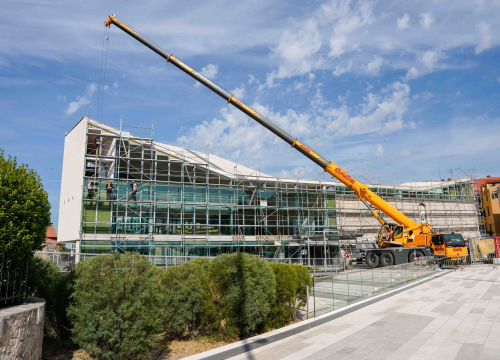 Gradska knjižnica ostaje bez stakala: Pogledajte kako napreduju radovi na glavnom gradskom trgu