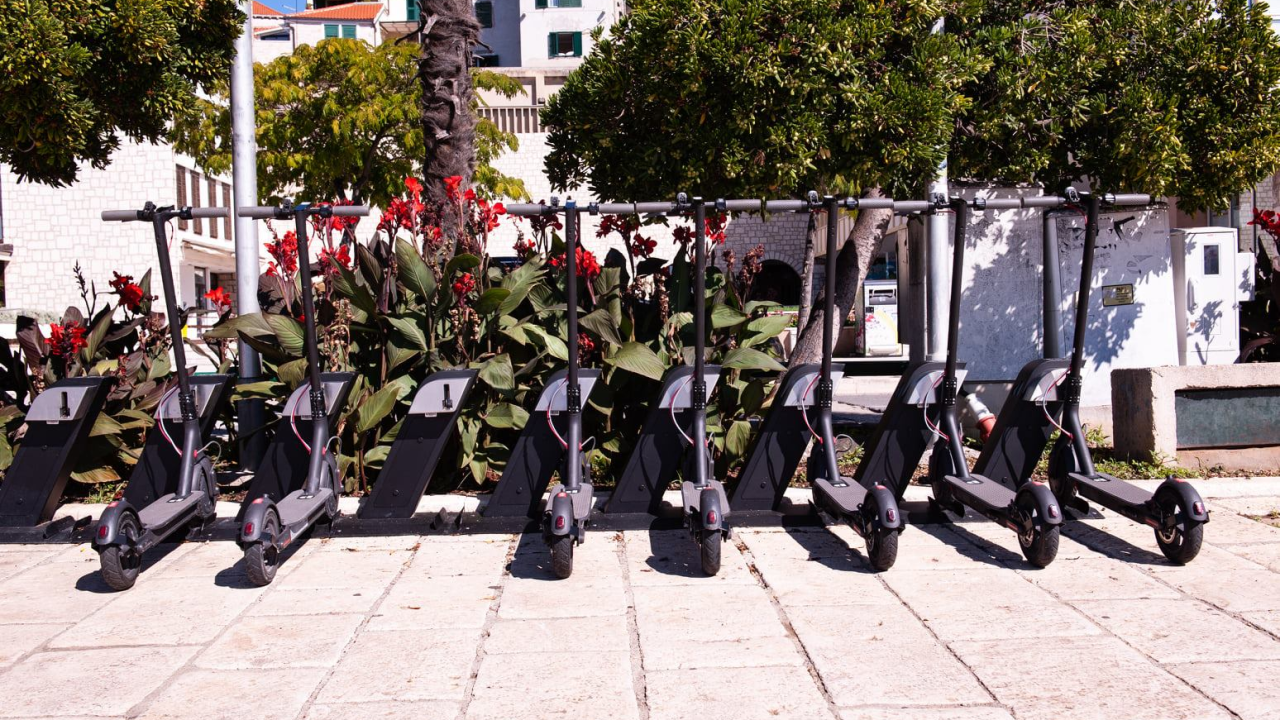 Most traži posebne vozačke dozvole, registracije i osiguranje za električne romobile