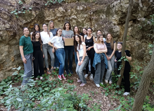 Divlja životinja zalutala u šibensku Gimnaziju, akcija spašavanja uspješno završena!