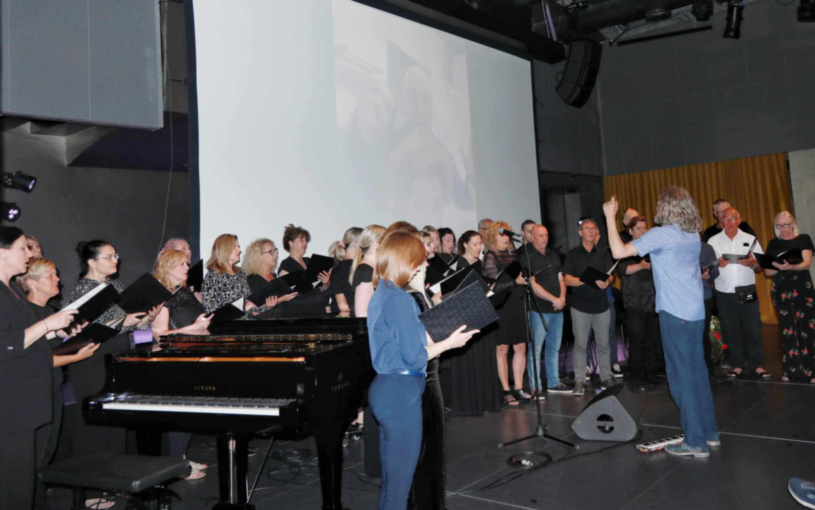 Emotivna komemoracija za Radu Perišu u Arsenu okupila brojne prijatelje i suradnike