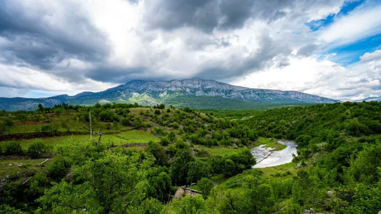 Dinara za sve: Ovog vikenda osobe s invaliditetom osvajaju vrh Hrvatske uz podršku HGSS-a i volontera