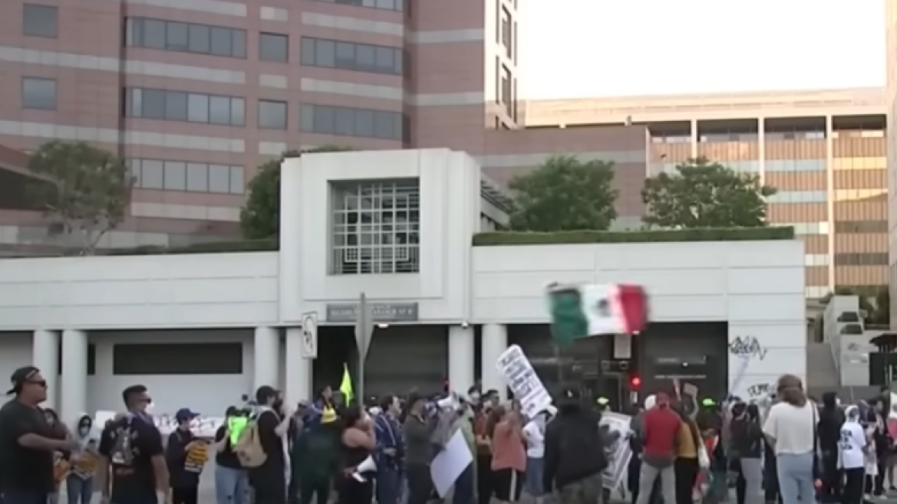 Vojska na ulicama Los Angelesa: Strahuje se da će biti krvoprolića