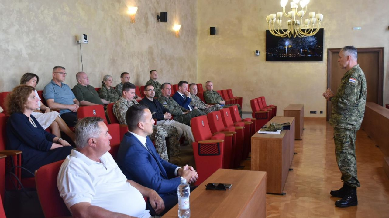 Polaznici Ratne škole 'Ban Josip Jelačić' posjetili Šibenik