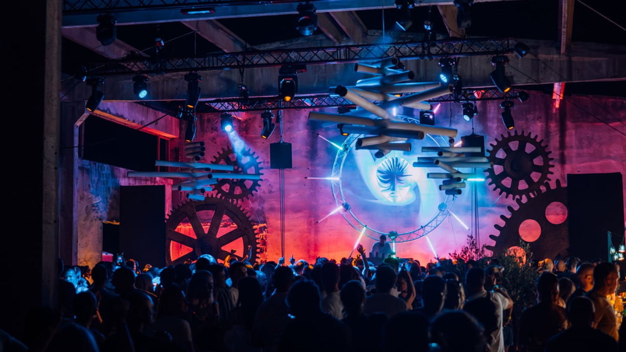 Mano Le Tough i Aera predvode elektronski spektakl za ljetni solsticij u Morlaccu