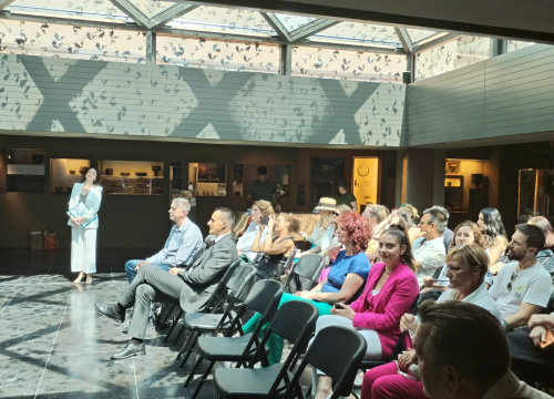 Fotografija 4 - Predstavljena monografija 'Kapi kamena': 'Željeli smo predstaviti običaje naše županije i zastupiti svaku općinu i grad'