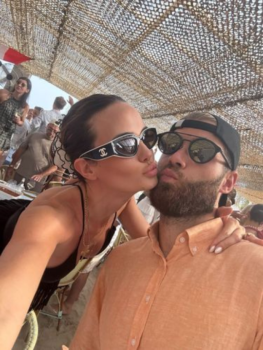 Adriana Ćaleta Car oduševila u zavodljivom crvenom bikiniju