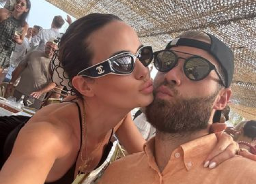 Fotografija 1 - Adriana Ćaleta Car oduševila u zavodljivom crvenom bikiniju