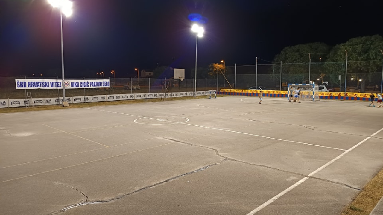 Večeras počinje fešta od malog baluna u Pakovom Selu