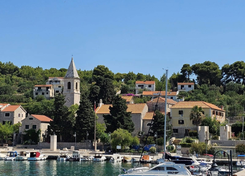 U noći s ponedjeljka na utorak na Prviću adulticidno tretiranje komaraca