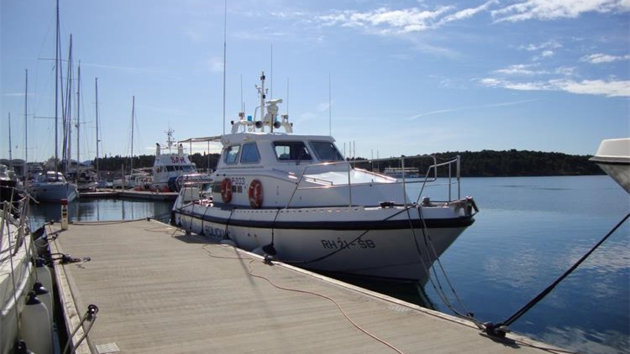 Šibenska pomorska policija u dva dana zbog nedozvoljenog glisiranja kaznila 15 osoba, uglavnom stranaca