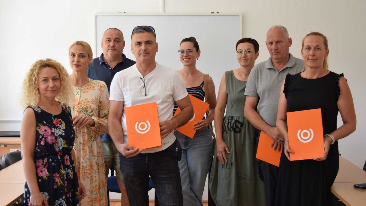 Pčelarenje za bioraznolikost: Obukom za ekološke pčelare NP Krka i POU Knin potiču ekološku proizvodnju