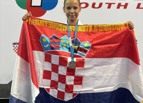 Fotografija 4 - FOTO Vodička karatašica Lili Klarin uzela srebro na Svjetskom kupu, nakon sudjelovanja u poznatom kampu