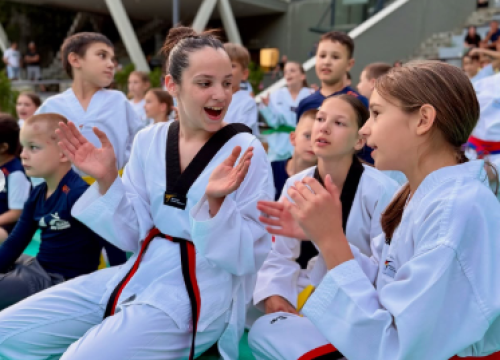 Fotografija 1 - Održano polaganje za učeničke pojaseve ispod moćne Kninske tvrđave