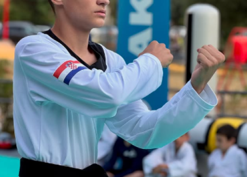 Fotografija 5 - Održano polaganje za učeničke pojaseve ispod moćne Kninske tvrđave