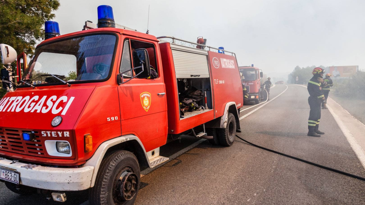 Županijski vatrogasci u subotu gasili dva požara i odradili dvije tehničke intervencije