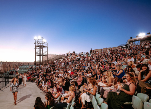 Fotografija 31 - Večer za pamćenje: Matija Cvek & The Funkensteins rasplesali publiku na Tvrđavi sv. Mihovila