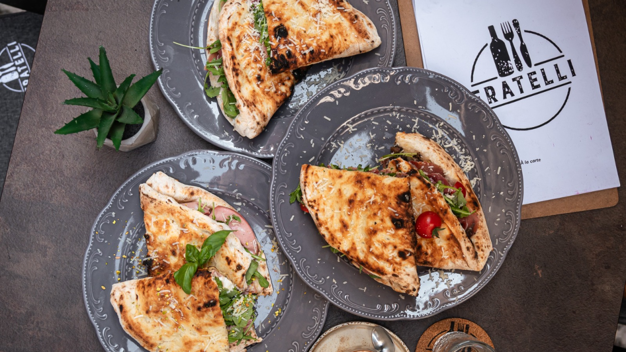 Jeste li probali slasne panuozzo sendviče Pizzerije Fratelli?