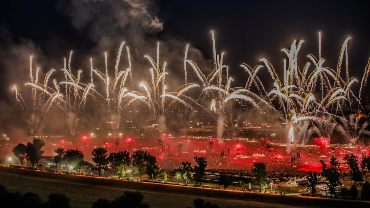 Koncert na Hipodromu počeo vatrometom. Thompson: 'Vratimo se svojim kršćanskim korijenima'
