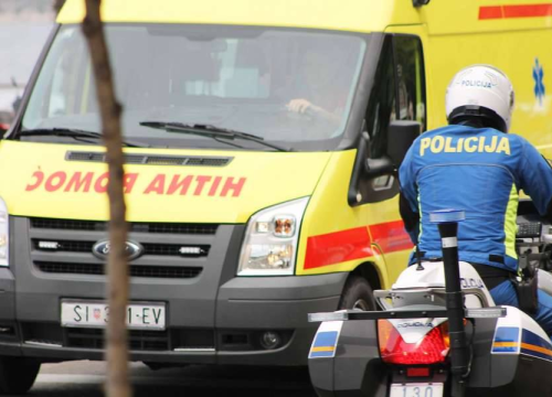 Jedna osoba teško ozlijeđena u prometnoj nesreći kod Biskupije, vozač i maloljetnica lakše