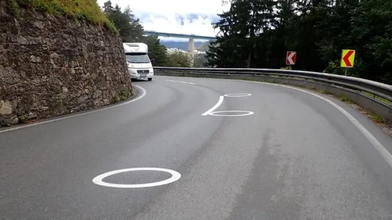 Znate li čemu služe ovi krugovi na cesti?