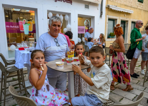 Fotografija 8 - Häagen-Dazs stigao u Šibenik – Sladoled koji osvaja svijet sada i na Maloj loži!