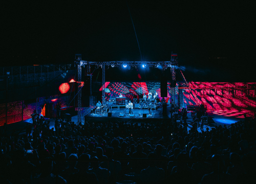 Gitaristički virtuoz Cory Wong oduševljen Tvrđavom sv. Mihovil, kiša malo skratila koncert