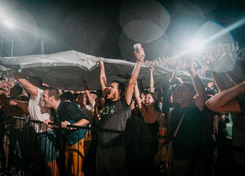 Fotografija 7 - FOTO Gitaristički virtuoz Cory Wong oduševljen Tvrđavom sv. Mihovil, kiša malo skratila koncert