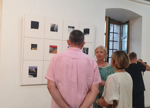 Fotografija 2 - More ljudi obala