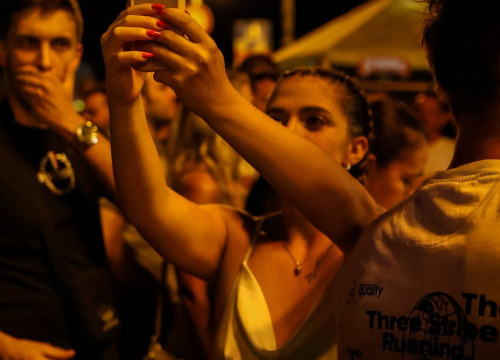 Fotografija 4 - Vodička riva sinoć postala plesni podij uz Dražena Zečića: More domaćih i stranih gostiju pjevalo u glas