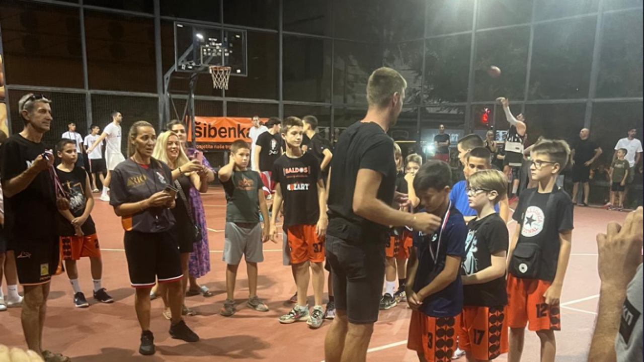 Večernji basket, modna revija i druženje: 'Mozart kup' u čast Draženu Petroviću okupio sve generacije