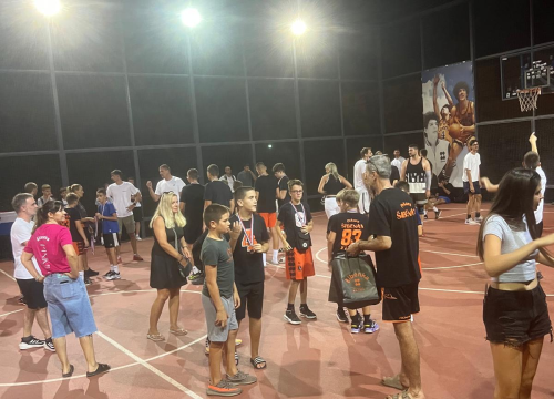 Fotografija 9 - Večernji basket, modna revija i druženje: 'Mozart kup' u čast Draženu Petroviću okupio sve generacije