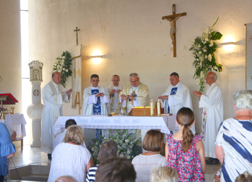 Svečano proslavljen blagdan Gospe Karmelske na brdu Okit