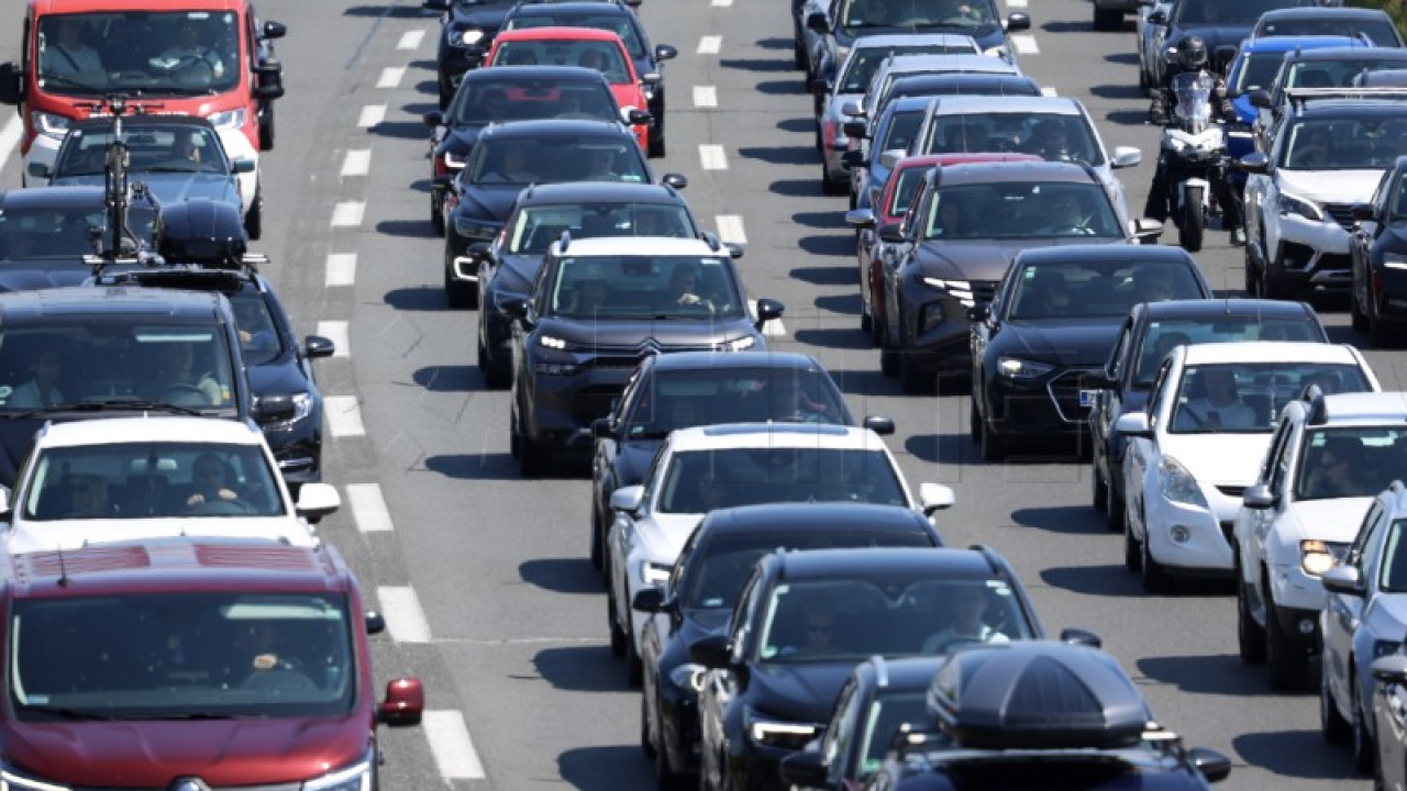 Pojačan promet na cestama, počele se stvarati kolone