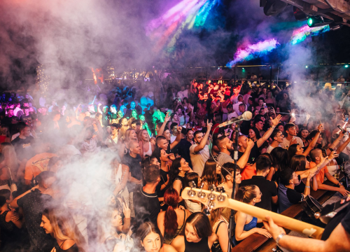 La Playa u Vodicama najavljuje spektakl uz Sašu Matića, Acu Pejovića i nastup hit dua!