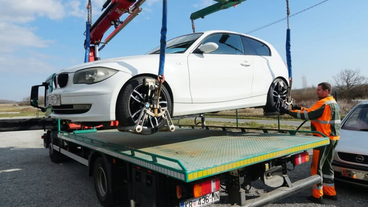 Općina Murter-Kornati uvela 'pauk službu' kako bi smanjili broj nepropisno parkiranih vozila