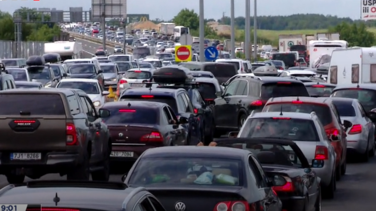 Udarni turistički vikend rezultirao kilometarskim kolonama na hrvatskim cestama