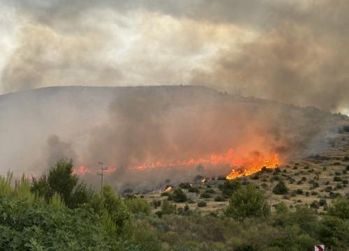 Nevrijeme na našem području: Udar groma prouzrokovao požare u Jasenovu i pokraj Vrsnog