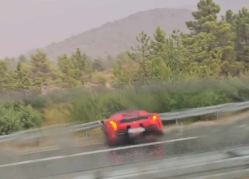 Ferrari završio u ogradi na autocesti kod Šibenika: Nesreći kumovala kiša