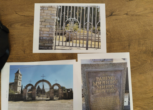 Obitelj s groblja u Žagroviću kod Knina uklanja sporne simbole s nadgrobnih spomenika