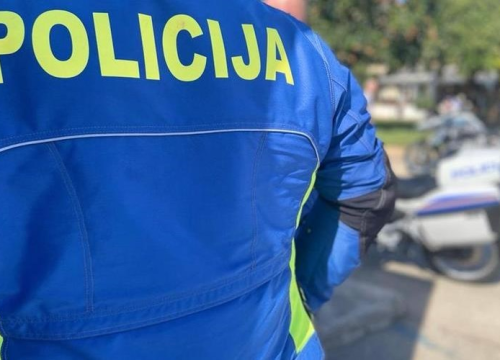 Vozačica (25) pod utjecajem droge i alkohola zabila se u rasvjetni stup na Brodarici