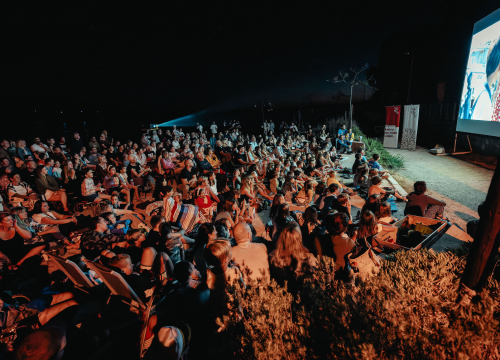 Otočna premijera 'Bumbarovog ljeta': Film sniman na Zlarinu oduševio publiku na plaži Vila