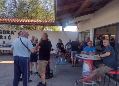 Druženje navijača Šibenika i Zagore u Unešiću uoči prijateljske utakmice