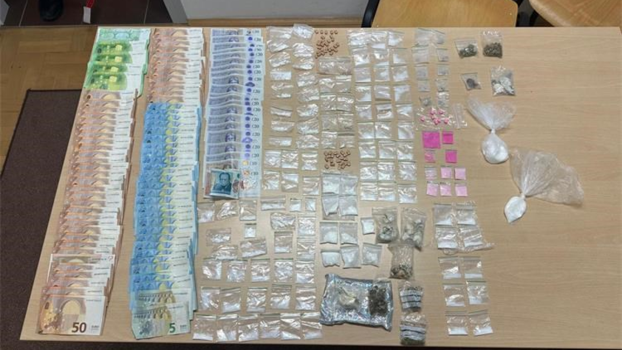 Policija opet spriječila preprodaju: Britancu (37) u Tisnom oduzeta poprilična količina droge i novca