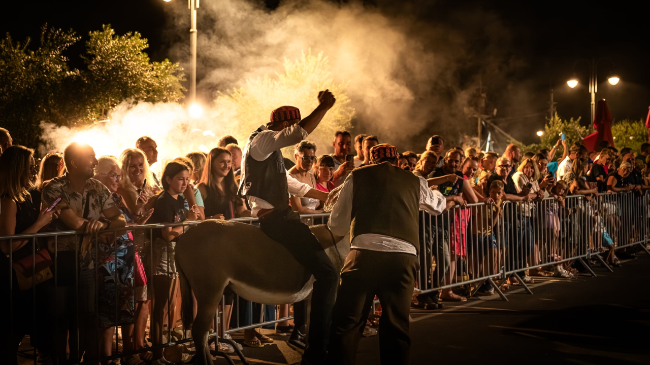 Održane 58. magareće trke u Tribunju. Titulu pobjednika ove godine odnio Josip Popov