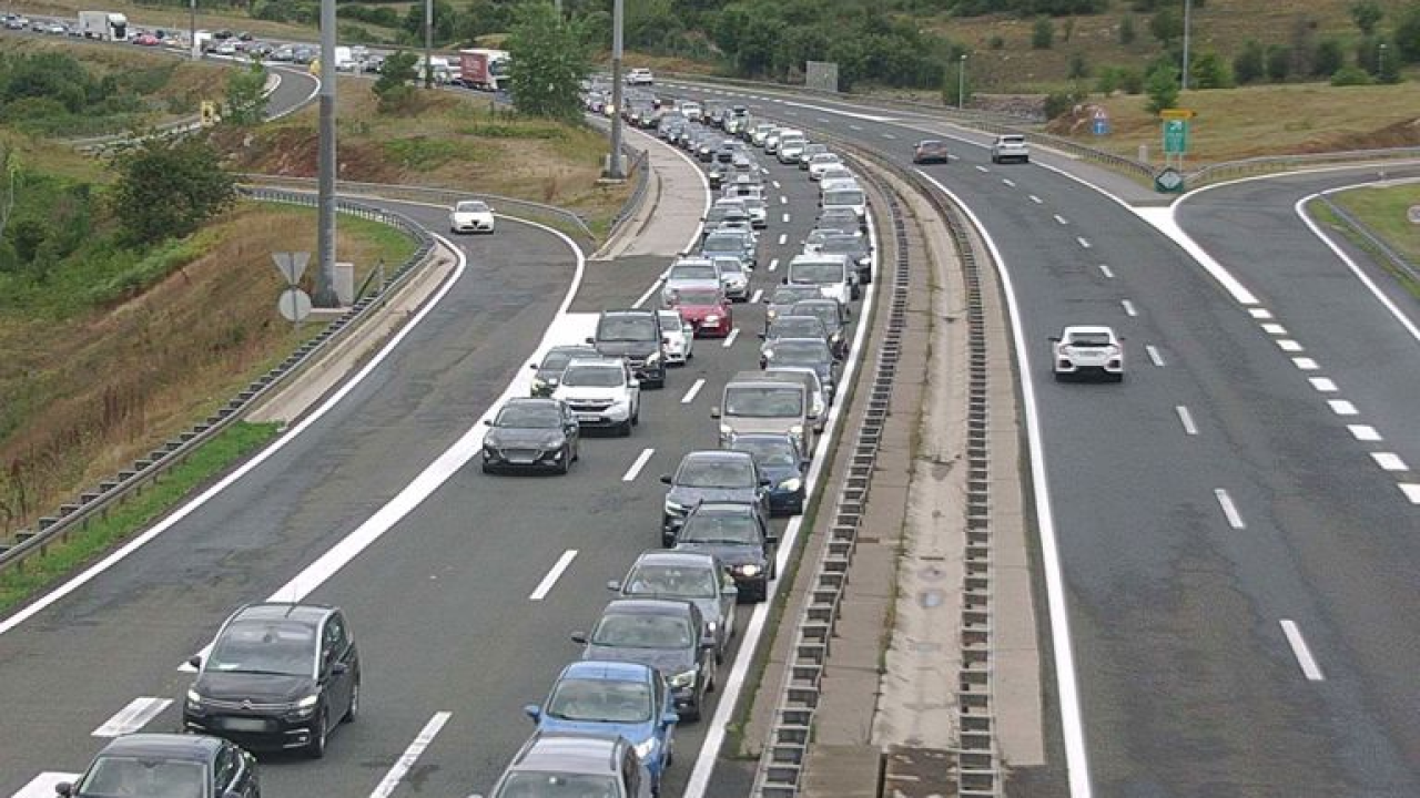 Na cestama gužve i kolone, dio A1 zatvoren zbog vjetra