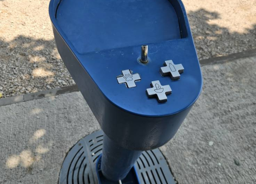 Fotografija 1 - FOTO Vandali poharali Zaton, na meti česma, prometni znakovi, autobusna stajališta...