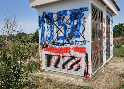 Fotografija 3 - FOTO Vandali poharali Zaton, na meti česma, prometni znakovi, autobusna stajališta...