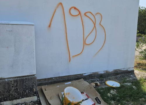 Fotografija 5 - FOTO Vandali poharali Zaton, na meti česma, prometni znakovi, autobusna stajališta...