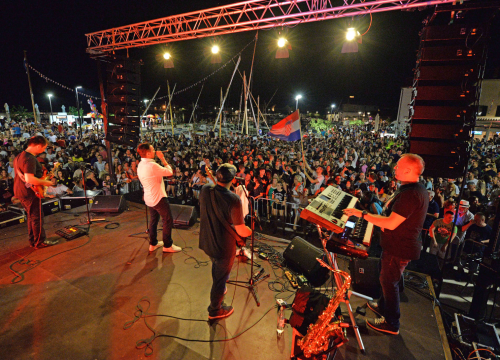 Jole i Vista rasplesat će Betinu uz riblje delicije i vatromet!