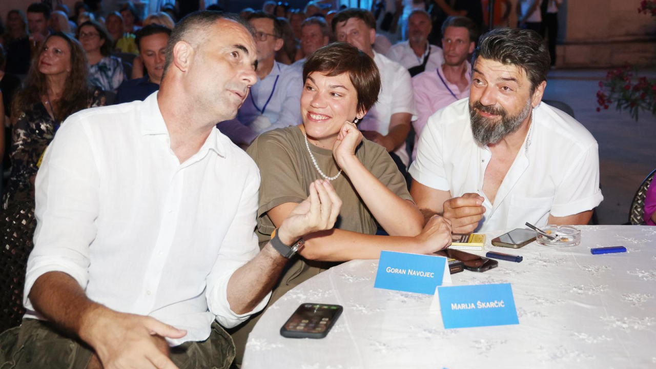 Goran Navojec i Marija Škaričić snimljeni u Šibeniku na otvorenju CIFF-a, nisu skidali osmijehe s lica